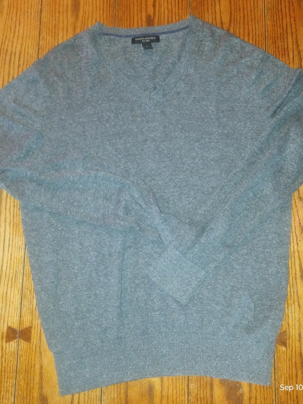 Banana Republic Men’s Large Silk Linen Heather Gray V-Neck Sweater